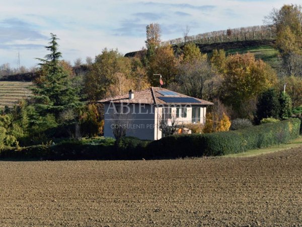 casa indipendente in vendita a Nizza Monferrato in zona Bricco