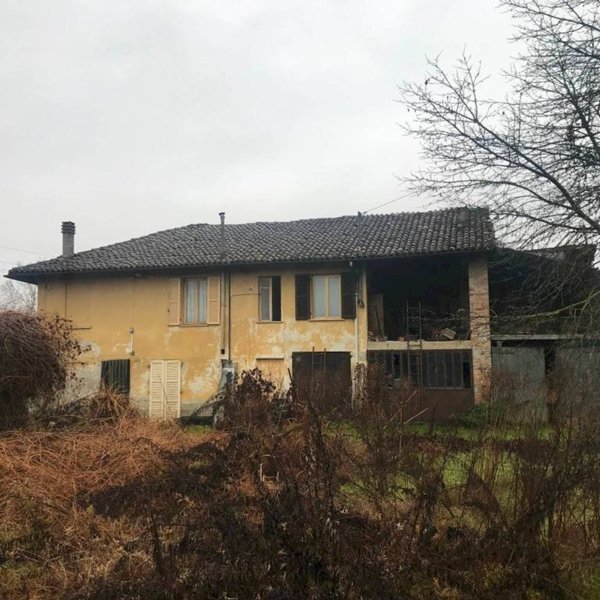 casale in vendita a Nizza Monferrato