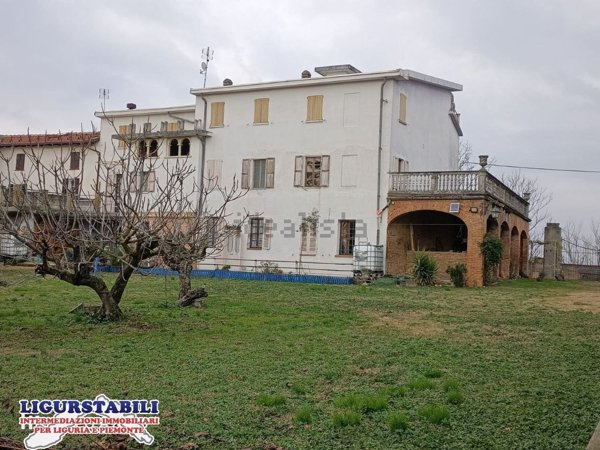 casa indipendente in vendita a Nizza Monferrato