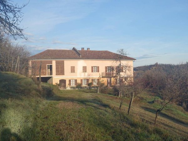 casa indipendente in vendita a Nizza Monferrato
