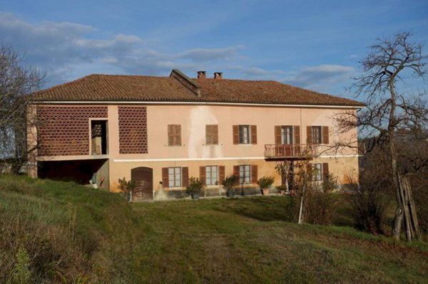 casale in vendita a Nizza Monferrato in zona Bricco