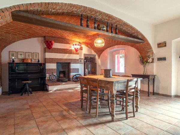 casa indipendente in vendita a Nizza Monferrato