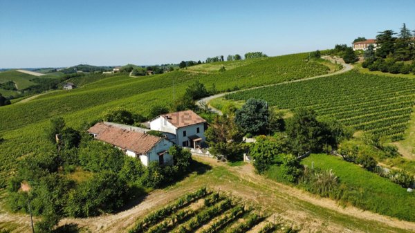 casa indipendente in vendita a Nizza Monferrato