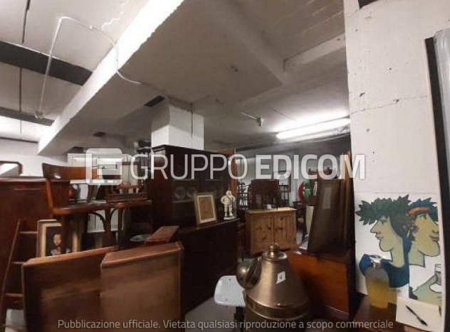 locale commerciale in vendita a Nizza Monferrato