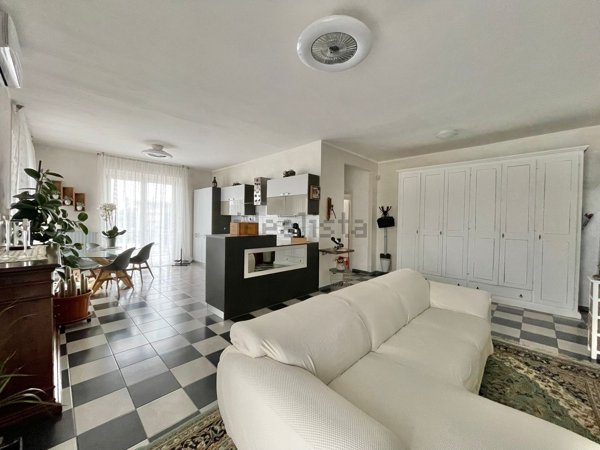 appartamento in vendita a Nizza Monferrato in zona Volta