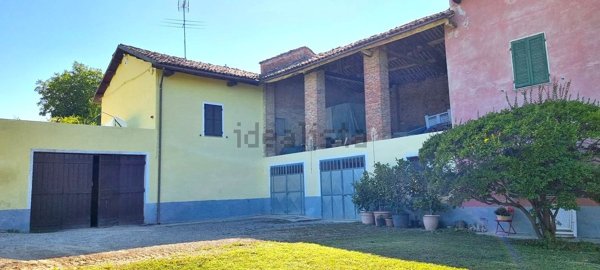 casale in vendita a Nizza Monferrato