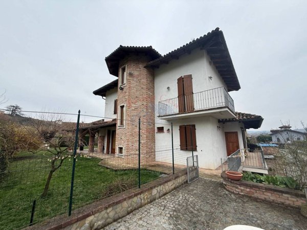 casa indipendente in vendita a Nizza Monferrato in zona San Michele