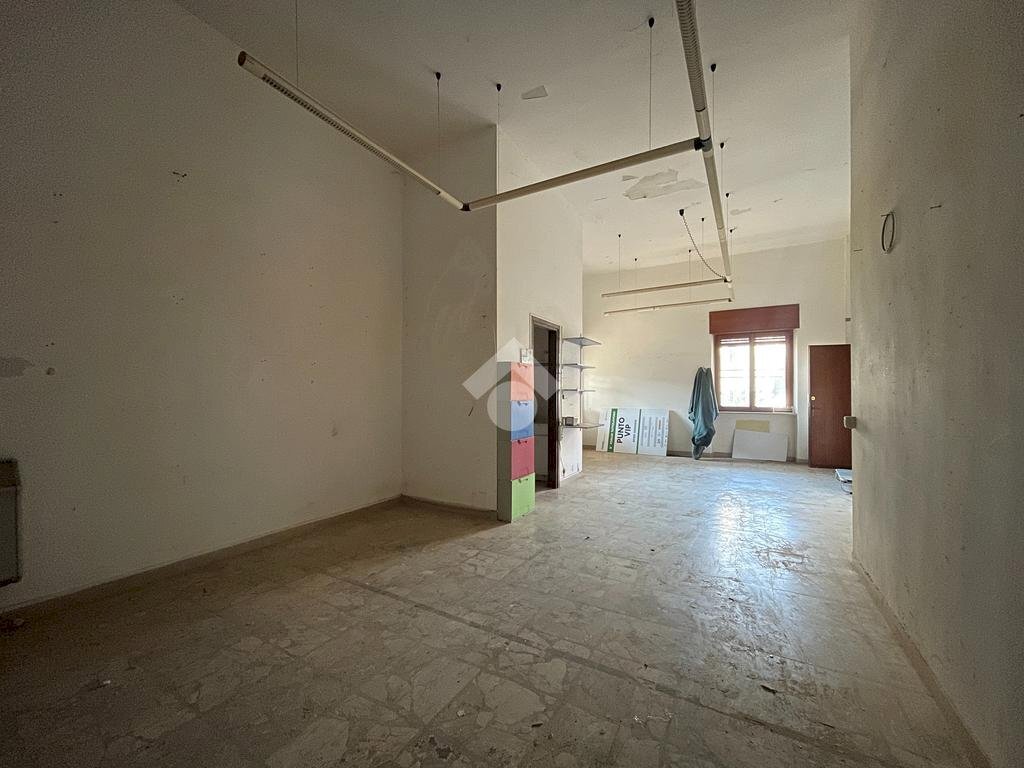 negozio in vendita a Nizza Monferrato