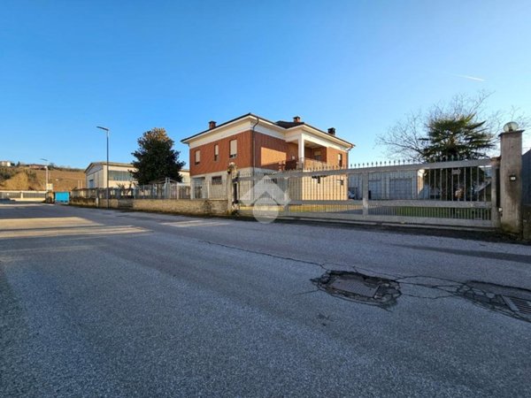casa indipendente in vendita a Nizza Monferrato