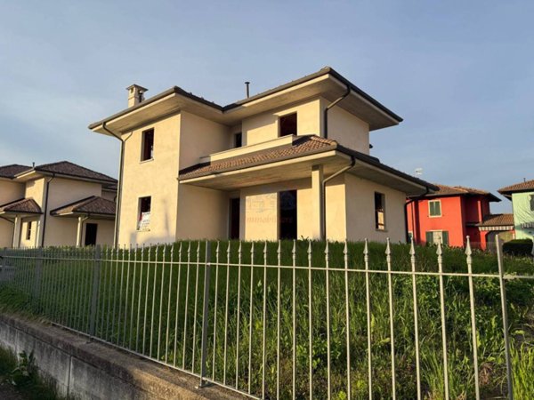 casa indipendente in vendita a Nizza Monferrato