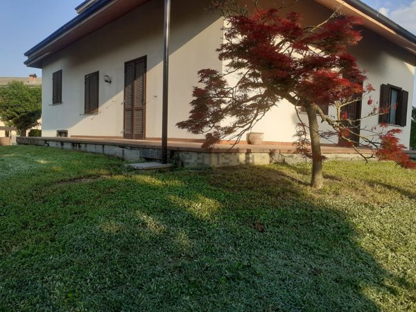 casa indipendente in vendita a Nizza Monferrato