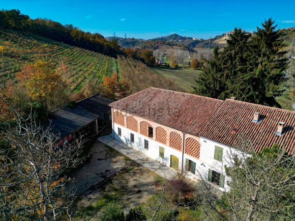 casale in vendita a Nizza Monferrato