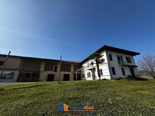casa indipendente in vendita a Nizza Monferrato in zona Bricco