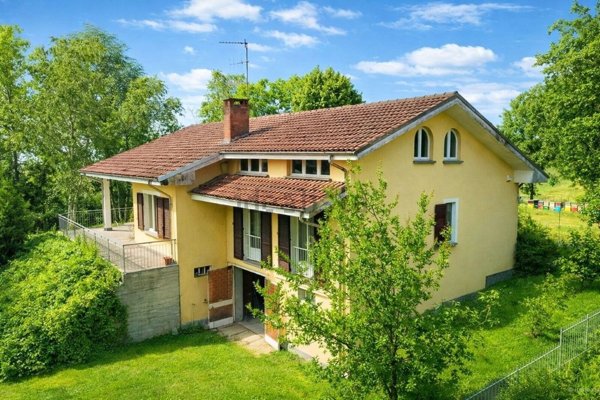 casa indipendente in vendita a Nizza Monferrato