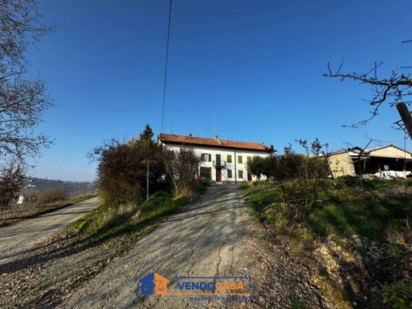 casa indipendente in vendita a Nizza Monferrato in zona Bricco