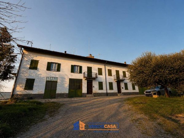 casa indipendente in vendita a Nizza Monferrato in zona Bricco