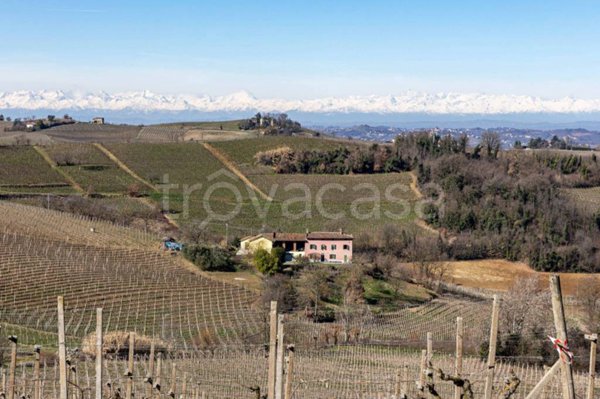 casa indipendente in vendita a Nizza Monferrato in zona Bricco