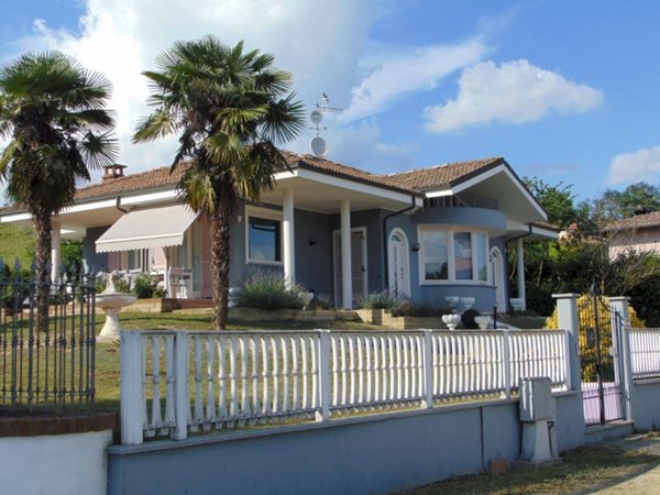 casa indipendente in vendita a Nizza Monferrato