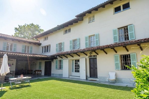casa indipendente in vendita a Nizza Monferrato in zona Volta