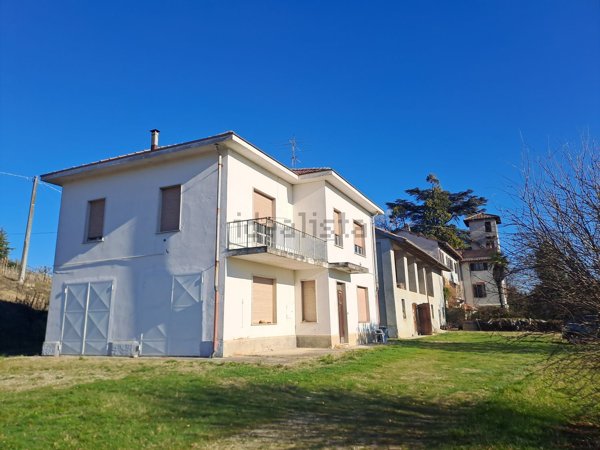casa indipendente in vendita a Nizza Monferrato in zona Volta
