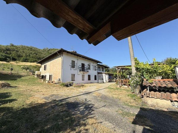 casa indipendente in vendita a Nizza Monferrato