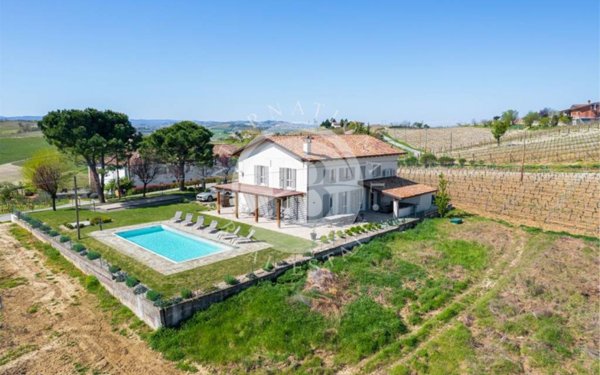 casa indipendente in vendita a Nizza Monferrato