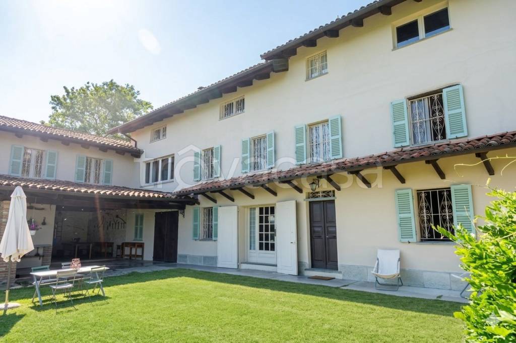 casa indipendente in vendita a Nizza Monferrato in zona Volta