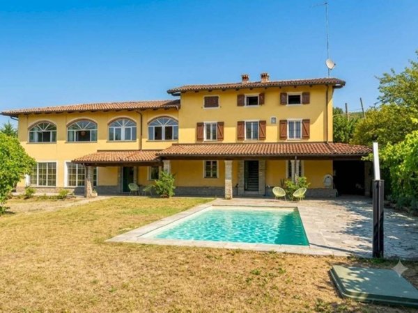 casale in vendita a Nizza Monferrato in zona Volta