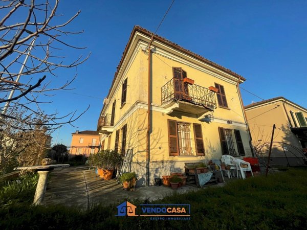 casa indipendente in vendita a Nizza Monferrato