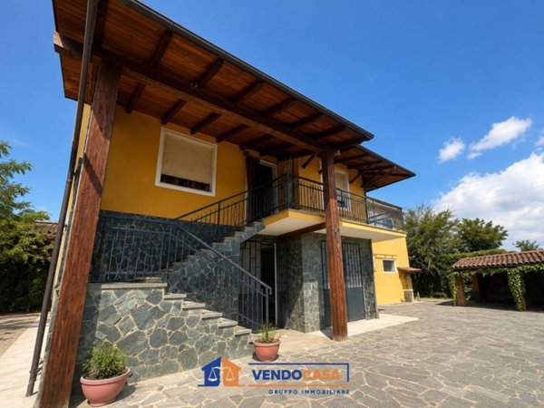 casa indipendente in vendita a Nizza Monferrato in zona Bricco
