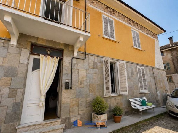 casa indipendente in vendita a Nizza Monferrato in zona San Michele