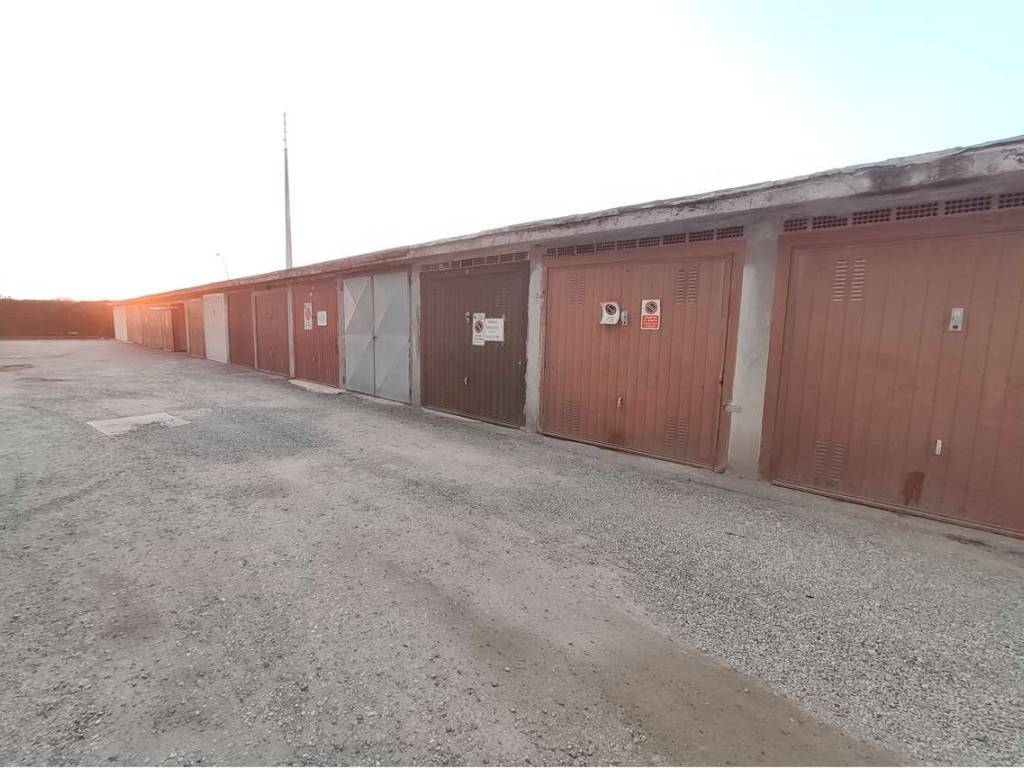 box auto in vendita a Nizza Monferrato in zona Bricco