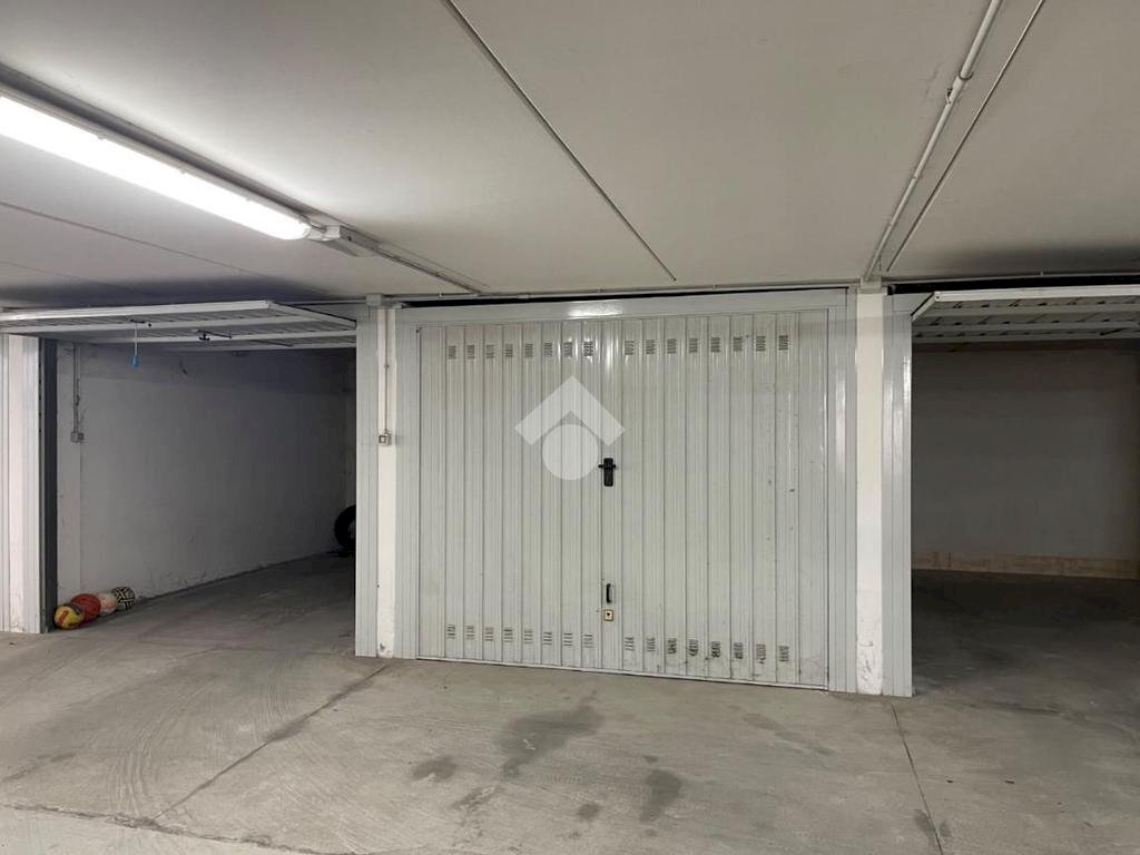 box auto in vendita a Nizza Monferrato in zona San Michele