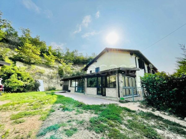 casa indipendente in vendita a Nizza Monferrato in zona Bricco