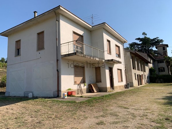 terreno in vendita a Nizza Monferrato in zona Bricco