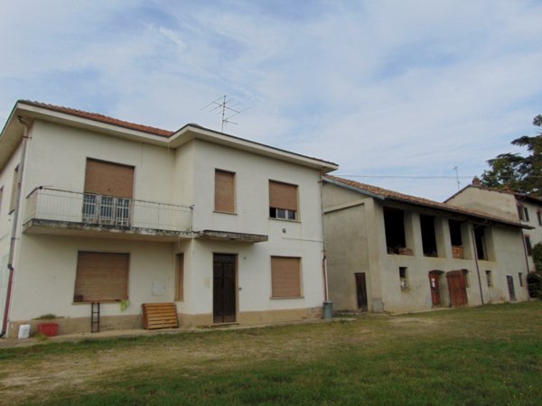 casa indipendente in vendita a Nizza Monferrato