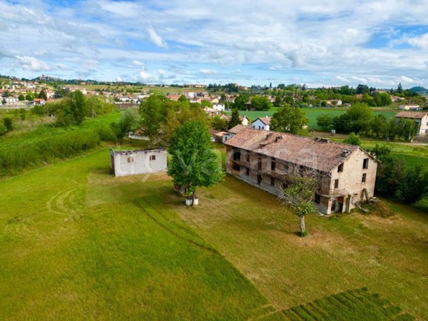 casa indipendente in vendita a Nizza Monferrato in zona Bricco