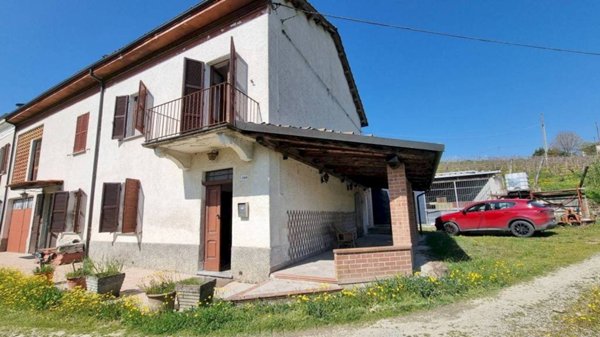 casa indipendente in vendita a Nizza Monferrato in zona Bricco