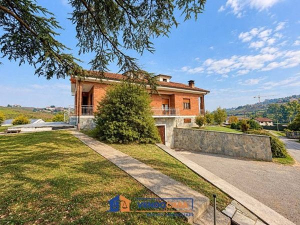 casa indipendente in vendita a Nizza Monferrato in zona Bricco