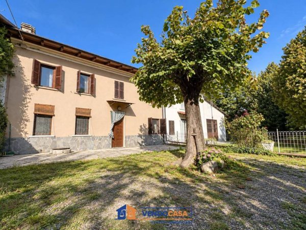 casa indipendente in vendita a Nizza Monferrato in zona San Michele