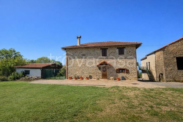 casa indipendente in vendita ad Olmo Gentile