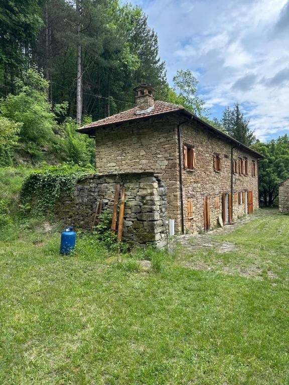 casa indipendente in vendita ad Olmo Gentile