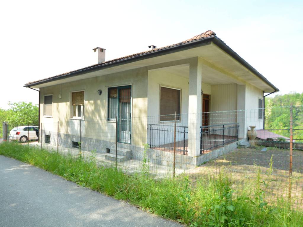 casa indipendente in vendita a Passerano Marmorito