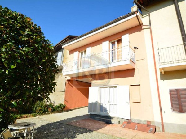 casa indipendente in vendita a Passerano Marmorito