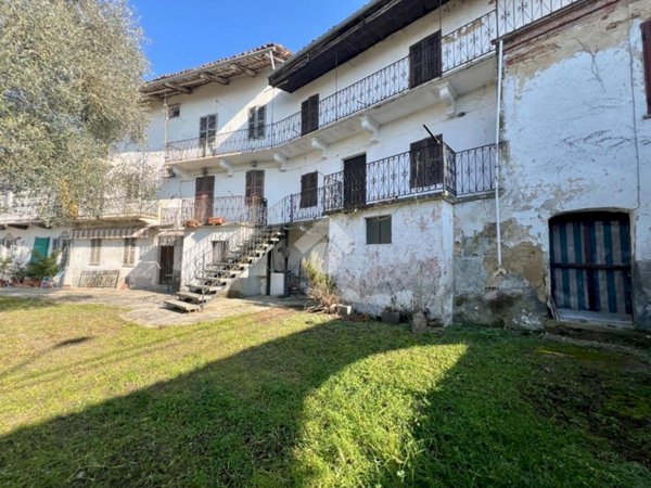 appartamento in vendita a Passerano Marmorito