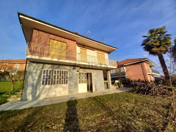 casa indipendente in vendita a Passerano Marmorito