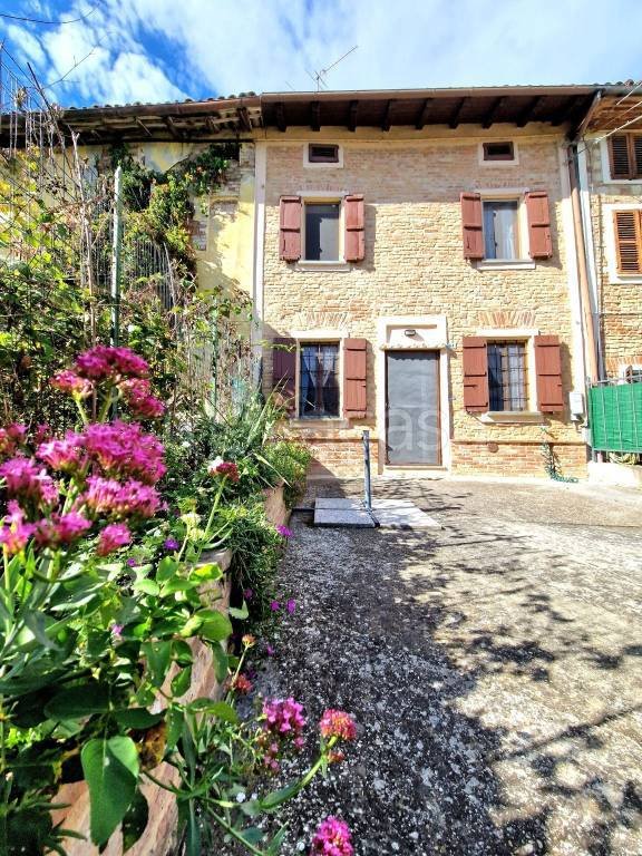 casa indipendente in vendita a Penango in zona Cioccaro