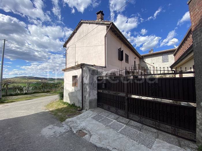 casa indipendente in vendita a Penango