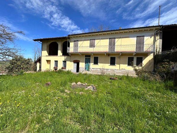 casa indipendente in vendita a Penango