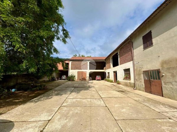 casa indipendente in vendita a Penango